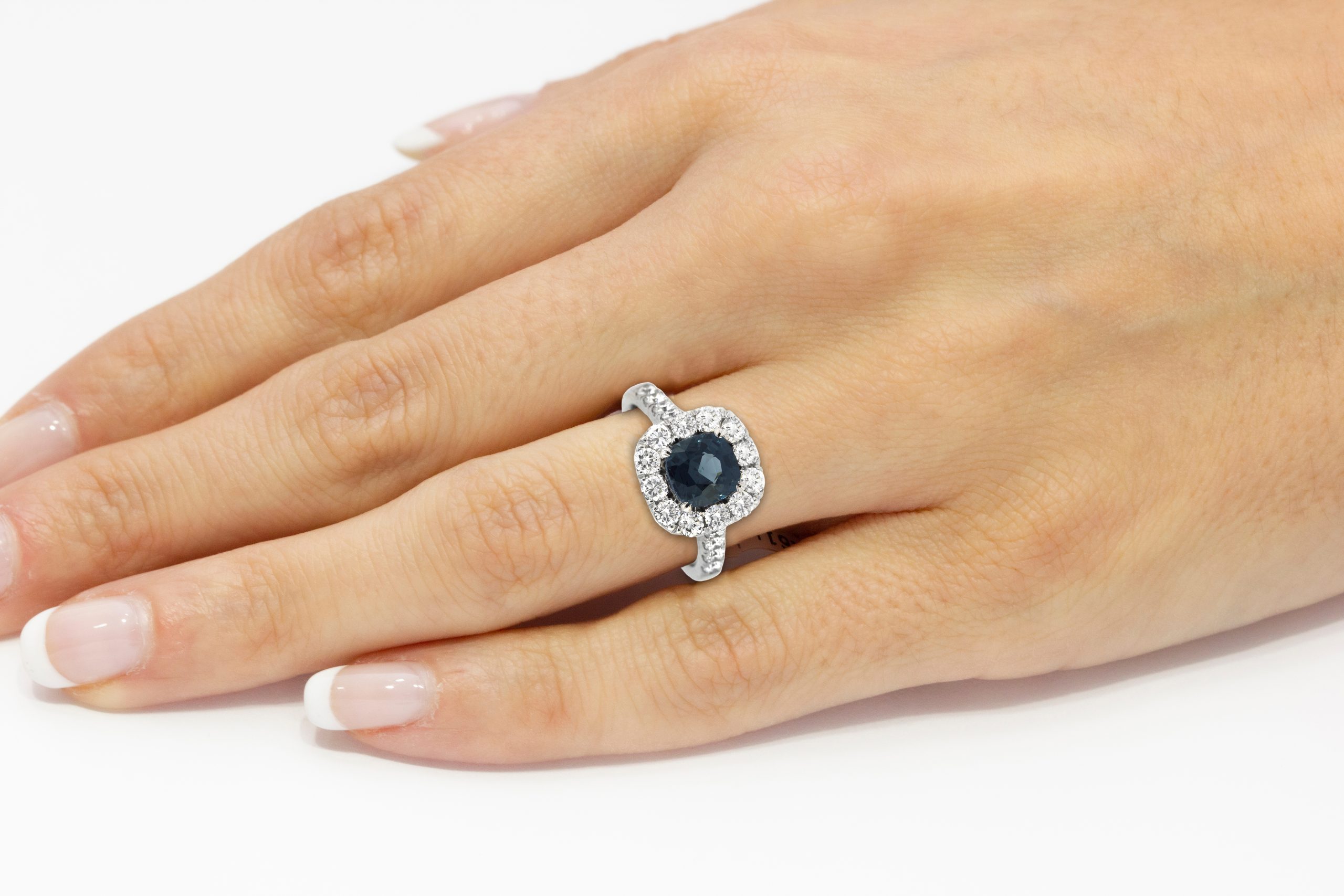 Yellow,Gold,Diamond,Ring,On,Model